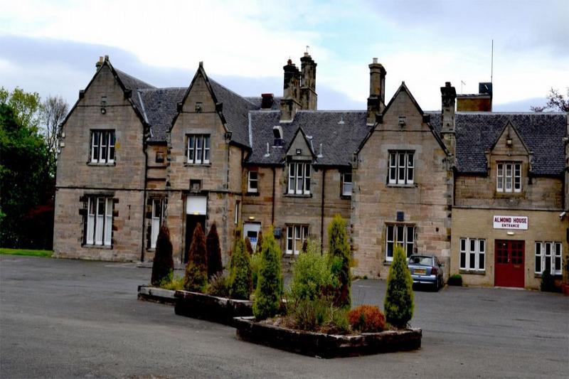 Almond House Lodge Edinburgh Eksteriør billede